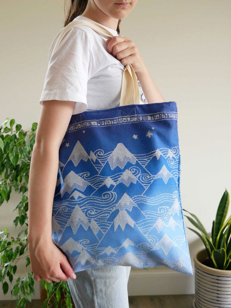 MISTY MOUNTAINS ADUIAL JACQUARD TOTE BAG 2 2d51cf7e caca 4f15 b65b 3adb233d0981