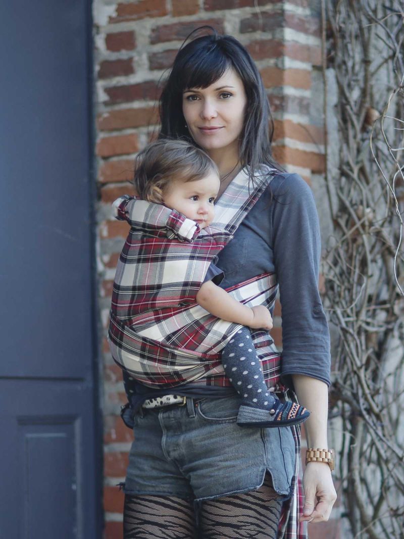 Oscha Slings Tartan Coorie baby carrier front carry cd9c4767 341c 45b1 8258 221d4dc64c64