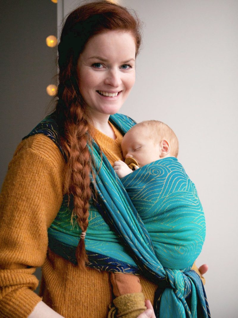 Rei Alta Baby Wrap Action 2