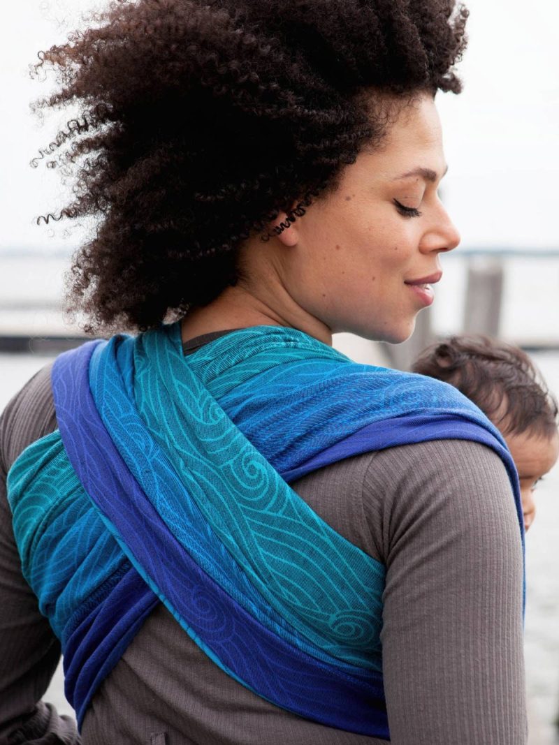 Rei Harbour Baby Wrap Action 1